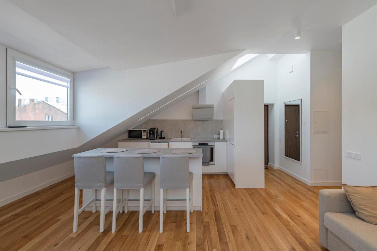 White 1 Bd Old Town Apartment By Hostlovers 考纳斯 外观 照片